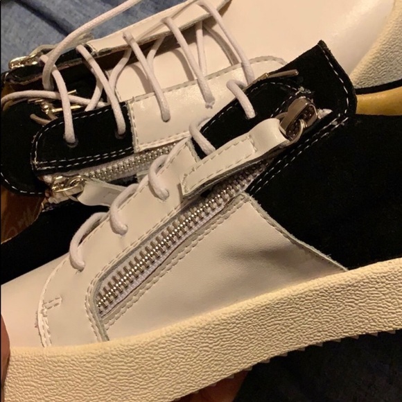 New with box - Picture 3 of 4